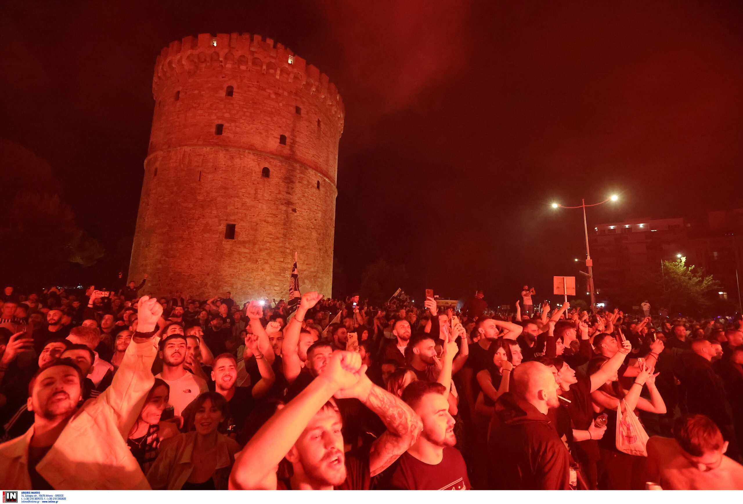 «Κάηκε» η Θεσσαλονίκη για τον πρωταθλητή ΠΑΟΚ - Πάρτι μέχρι το πρωί στο Λευκό Πύργο (pics &vids)