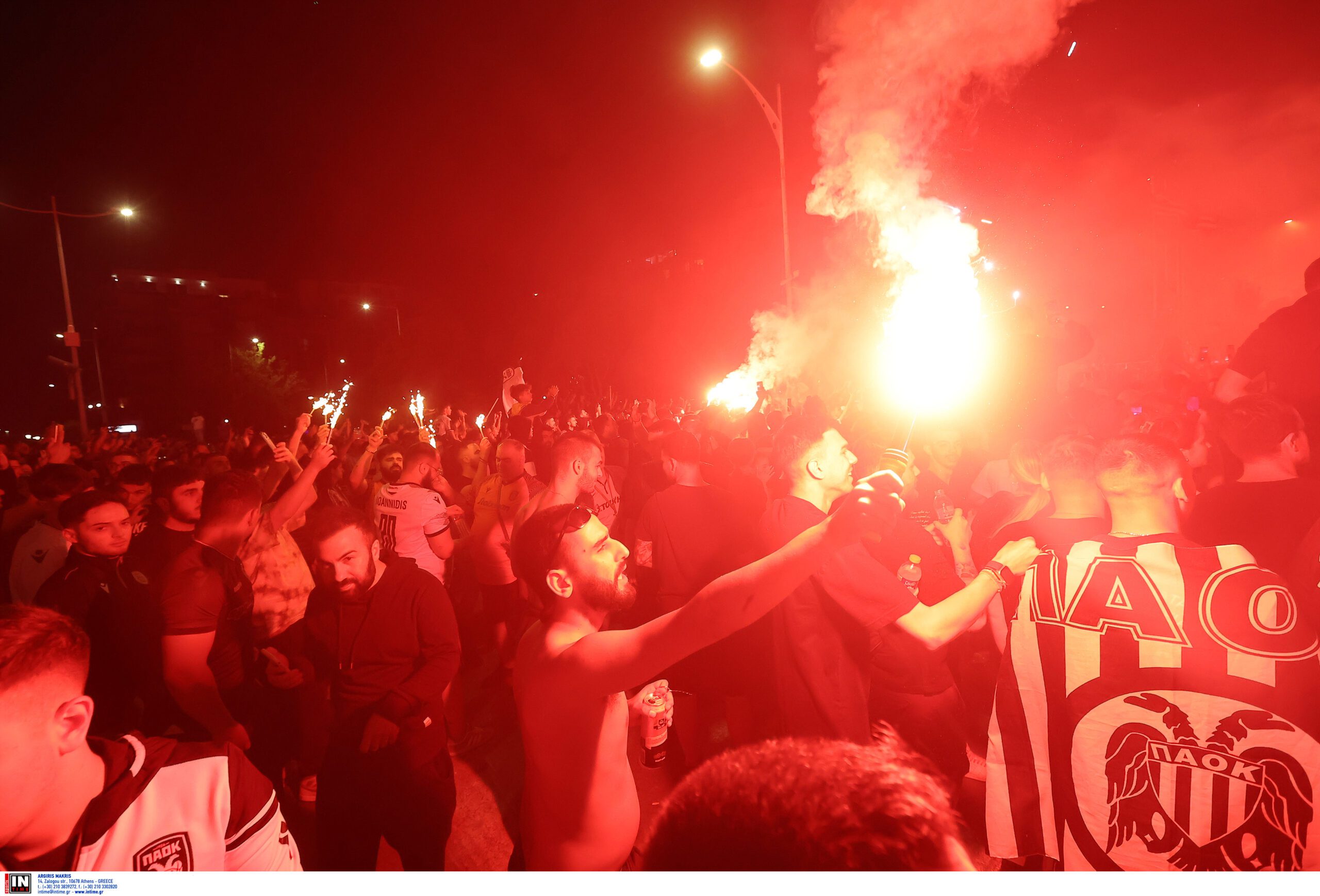 «Κάηκε» η Θεσσαλονίκη για τον πρωταθλητή ΠΑΟΚ - Πάρτι μέχρι το πρωί στο Λευκό Πύργο (pics &vids)