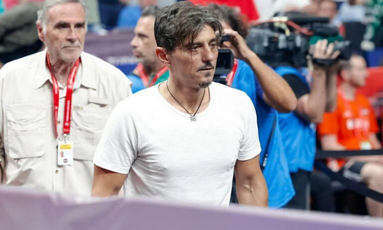 Γιαννακόπουλος: Υποσχέθηκε νέο τραγούδι σε Νίνο – «Θα ψάξω στίχους για το επόμενο» (vid)