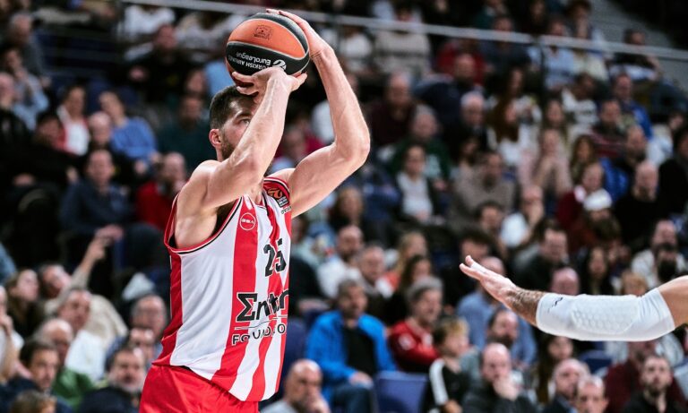 Ο Ολυμπιακός μήπως βιάστηκε να ανανεώσει τον Πίτερς;