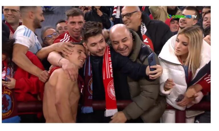 Ο Μάρκος Σεφερλής στην εξέδρα του Ολυμπιακού…