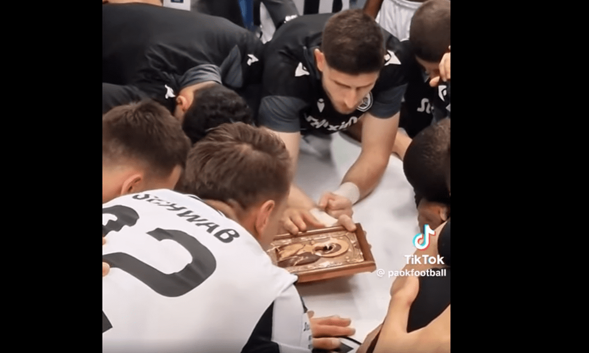 ΜΠΡΑΒΟ: Με μια εικόνα της Παναγίας, ο ΠΑΟΚ ομολογεί την πίστη – Πόσες λιγότερες βλασφημίες θα είχαμε στα γήπεδα αν έκαναν όλοι το ίδιο;