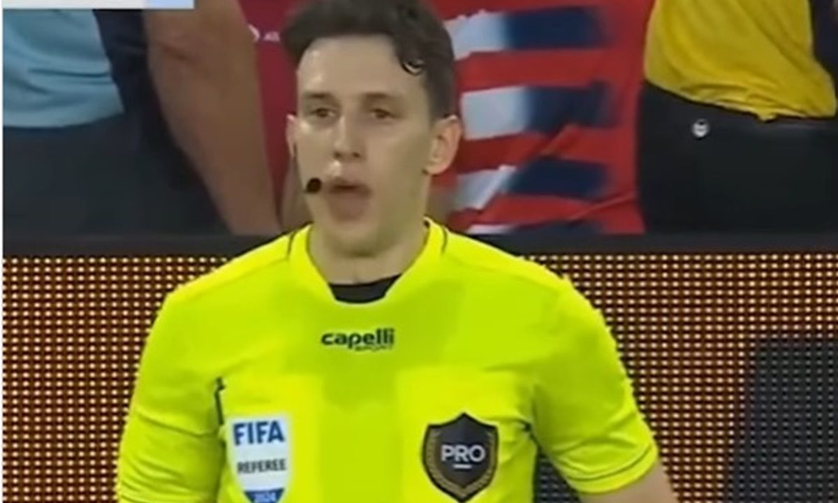 Διαιτητής στο MLS τρόλαρε το κοινό για την απόφαση του VAR
