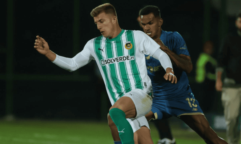 Ο Ολυμπιακός ψάχνει Κοστίνια (και καλύτερο) και στα αριστερά