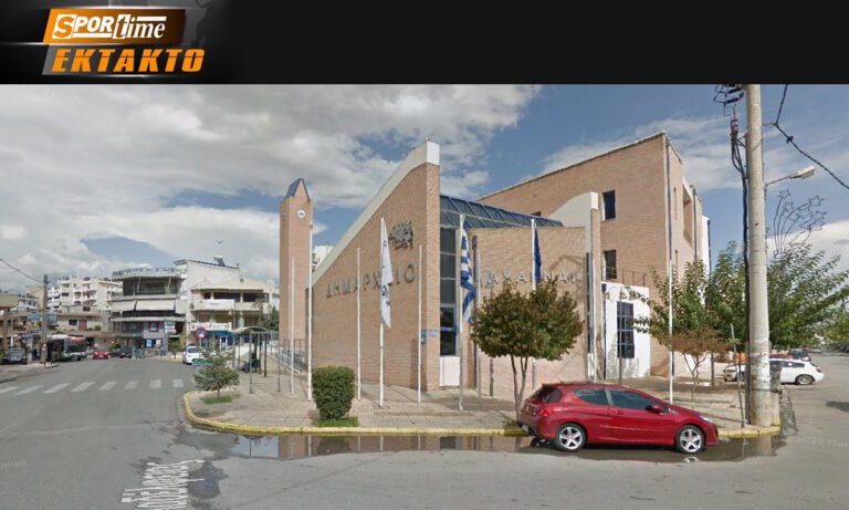 Μενίδι: Βγήκαν μαχαίρια έξω από το Δημαρχείο!