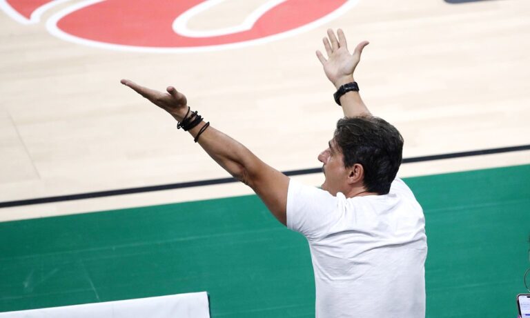 Ο Δημήτρης Γιαννακόπουλος άφησε ανοικτό το ενδεχόμενο να πάρει την ομάδα και να φύγει