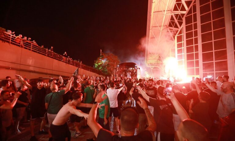 Παναθηναϊκός: Αποθεωτική υποδοχή στο ΟΑΚΑ για τους θριαμβευτές του ΣΕΦ (vid)