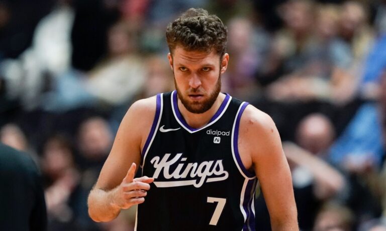 Ο Παναθηναϊκός θέλει τον Βεζένκοφ για να μην τον έχει ο Ολυμπιακός – Πόσο τον χρειάζεται όμως;