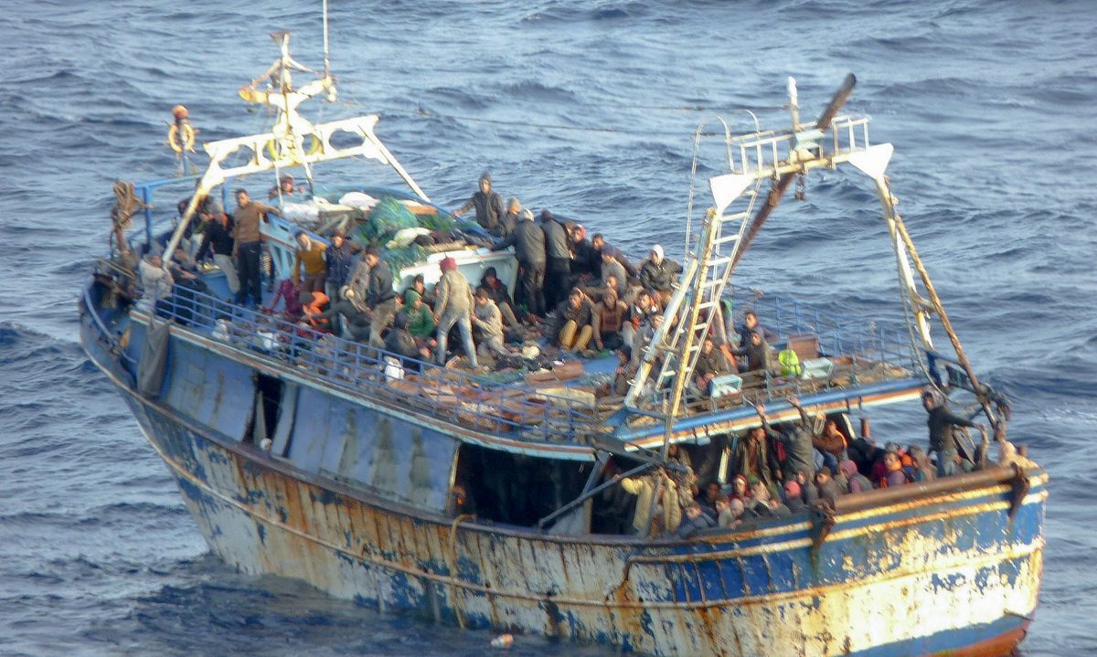 Μεταναστευτικό: Εξαρθρώθηκε μεγάλο κύκλωμα διακινητών – Πατέρας και γιος είχαν λάβει άσυλο από την Ελλάδα!