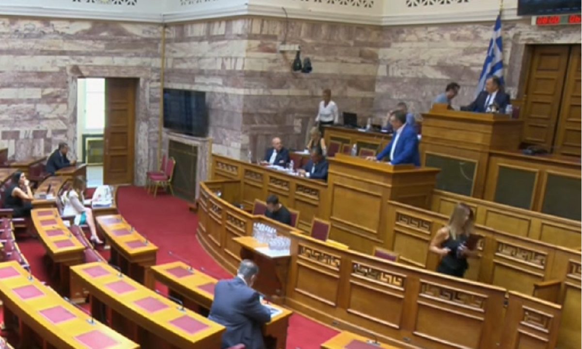 Πρώτη φορά ο Άδωνις Γεωργιάδης δεν είπε κουβέντα για τα εμβόλια και υπήρχε σοβαρότατος λόγος