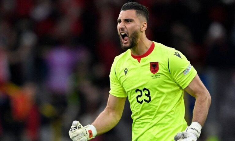 ΑΕΚ: Έκλεισε και Στρακόσα και… τρέχει!