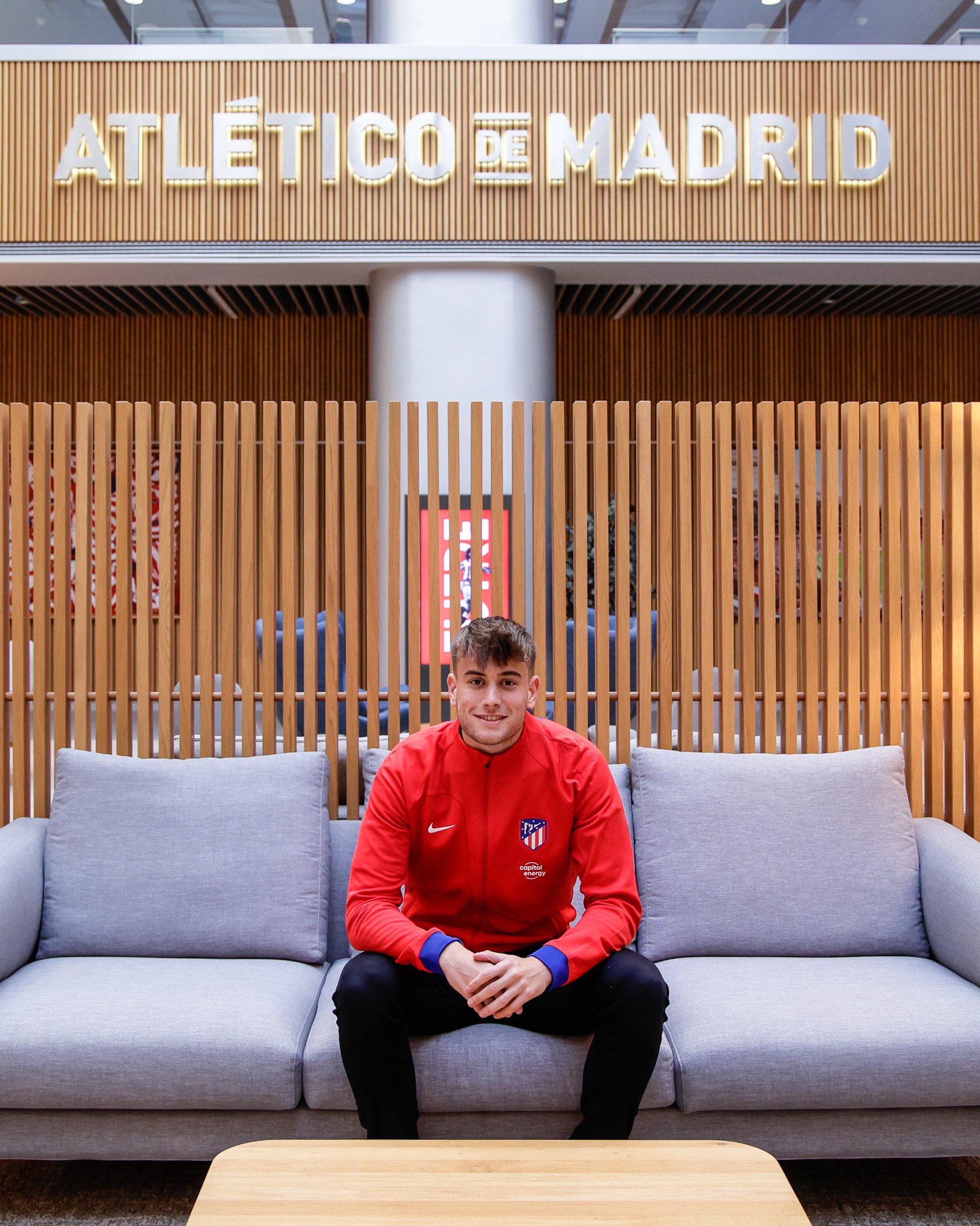 Ο Ηλίας Κωστής είναι ο λόγος που κάθε φίλαθλος διάβασε για δεύτερη φορά την αρχική 11αδα της Ατλέτικο Μαδρίτης για την αναμέτρηση του