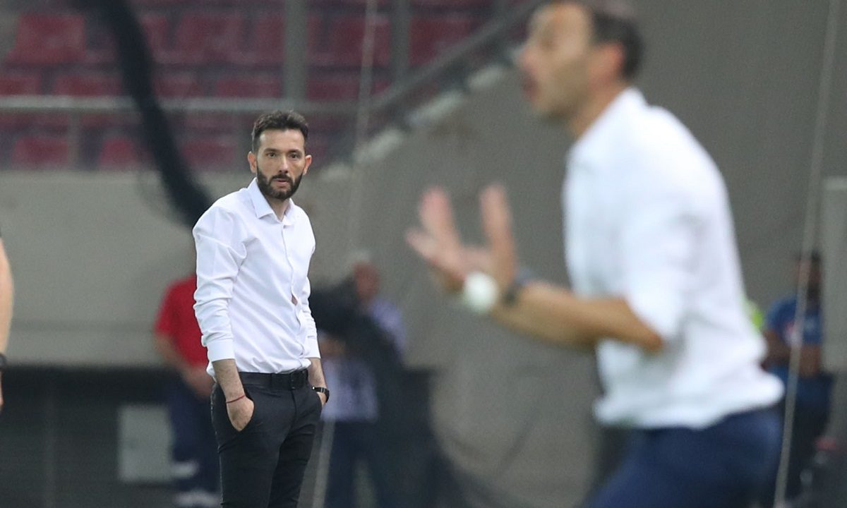 Ανάρπαστος πρώην προπονητής του Ολυμπιακού που έφυγε... νυχτα - Τον θέλει μεγάλη ομάδα