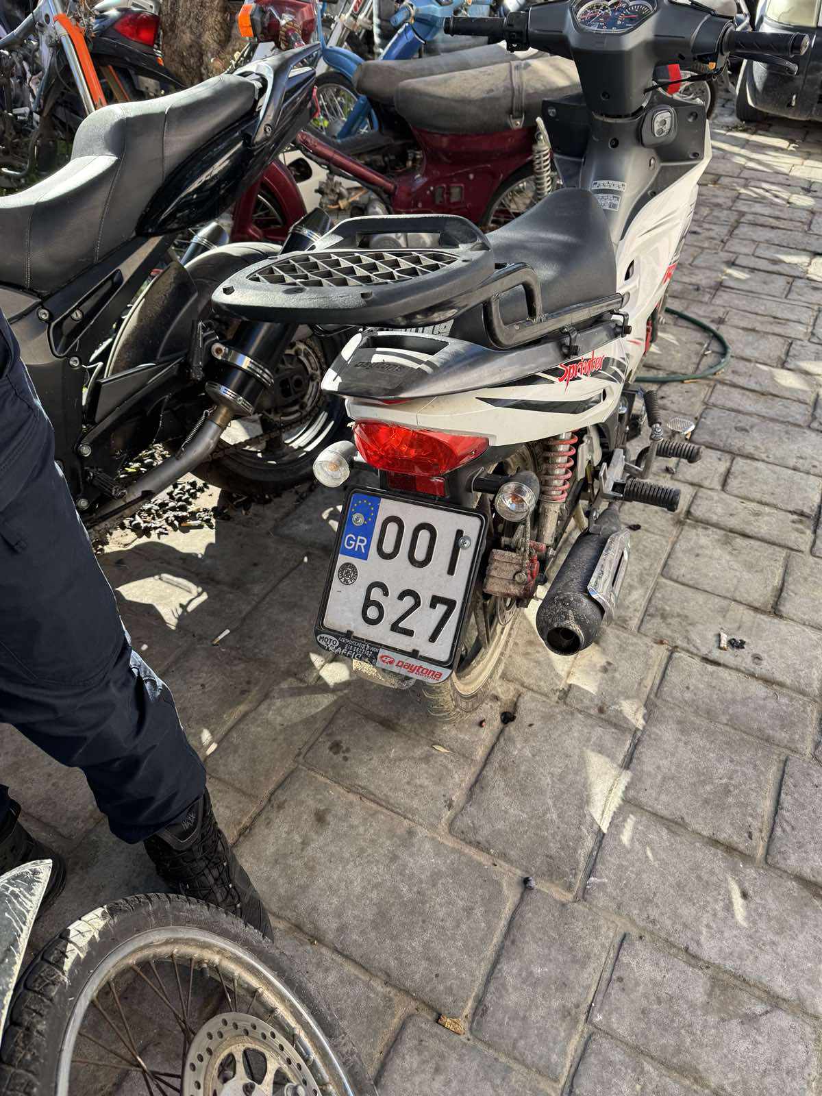 Έπιασαν τους Ρομά που έκλεψαν επτά μηχανάκια από το ΟΑΚΑ στο Παναθηναϊκός - ΑΕΚ (φωτογραφίες)