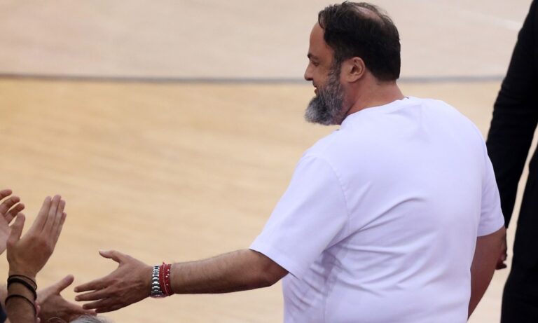 Ο Μαρινάκης βγήκε μπροστά για όλους!