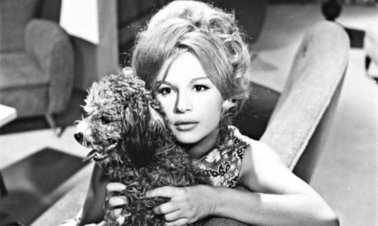 Αλίκη Βουγιουκλάκη: Αν δεν ήταν η βρογχοπνευμονία θα την έλεγαν Σταματίνα Βουγιουκλάκη