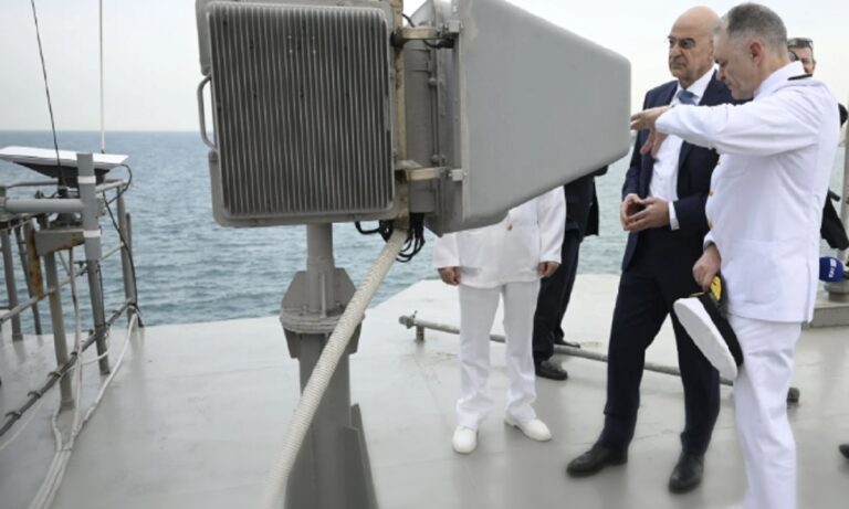 Αυτό είναι το Κένταυρος – Η πρώτη φωτογραφία του ελληνικού anti-drone στη φρεγάτα Ύδρα