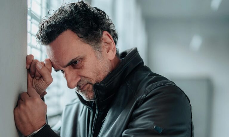 Διάφανη αγάπη επόμενα επεισόδια: Ο Τζανέτος στα ίχνη της Άννας – Στέλλα και Παυλίδης ανακαλύπτουν τι είναι ο «Φοίνικας»!