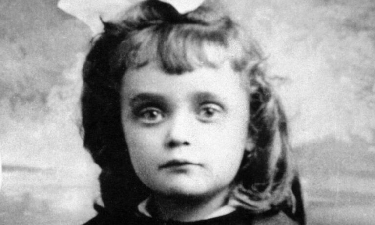 Η μητέρα της την παράτησε και τη μεγάλωσε η γιαγιά που είχε οίκο ανοχής. Η θρυλική τραγουδίστρια ήταν τυφλή για 2 χρόνια