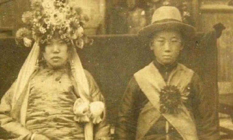 Υιοθετούσαν κορίτσια, αλλά αυτά ήταν υποχρεωμένα να παντρευτούν ένα από τα θετά τους αδέρφια μόλις μεγαλώσουν