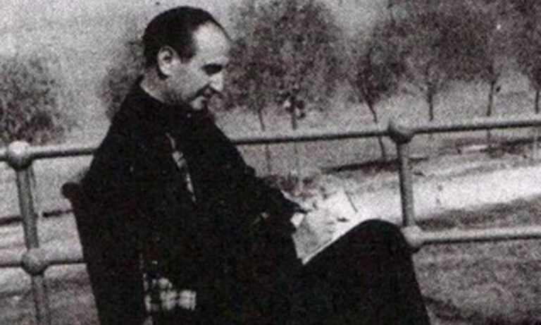 Αποκλείστηκε από όλα τα σχολεία της Ελλάδας. Αντί να σωπάσει έγραψε 45 βιβλία