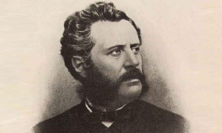 Σπούδασε Νομικά, αναγορεύθηκε διδάκτωρ, δεν έγινε όμως ποτέ δικηγόρος αλλά έδωσε λέξεις στον πόθο της Ελλάδας για ελευθερία