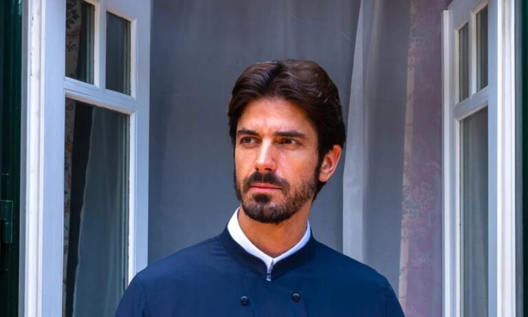 Άγιος έρωτας επόμενα επεισόδια: Ο Μαρκόπουλος μαθαίνει ότι η Πετρούλα είναι μητέρα του πατρός Νικολάου!