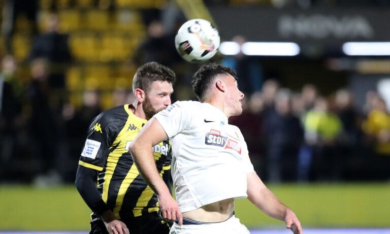 Η ΑΕΚ πήγε να μείνει στο πρωτάθλημα με τον Θεοδωρίδη, τον Τσιλούλη και τον Πήλιο