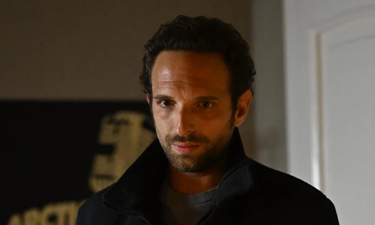 Διάφανη αγάπη: Αυτός είναι ο Στέφανος Λεοντής!