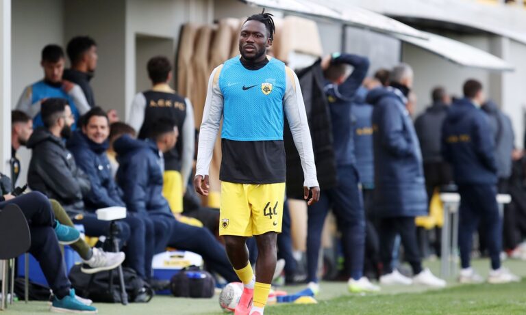 Ποιος ειναι ο Ντοναλντόνι που είναι στον πάγκο της ΑΕΚ στο ντέρμπι με τον ΠΑΟΚ