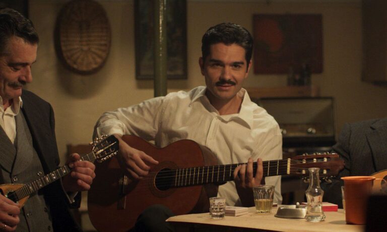 Έρχονται με αεροπλάνα για να δουν την ταινία για τον Καζαντζίδη