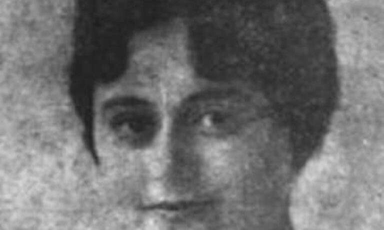 Ο πατέρας της ήταν υπουργός, η μητέρα της πέθανε από την πείνα, ενώ εκείνη την έσωσε ο Ερυθρός Σταυρός από λιμοκτονία