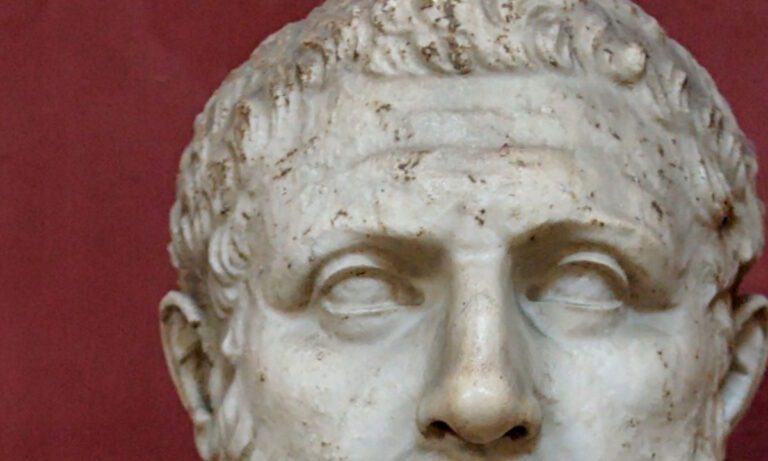 Έκαψε όντως όλες τις γυναίκες της πόλης επειδή σκότωσε κατά λάθος τη δική του;