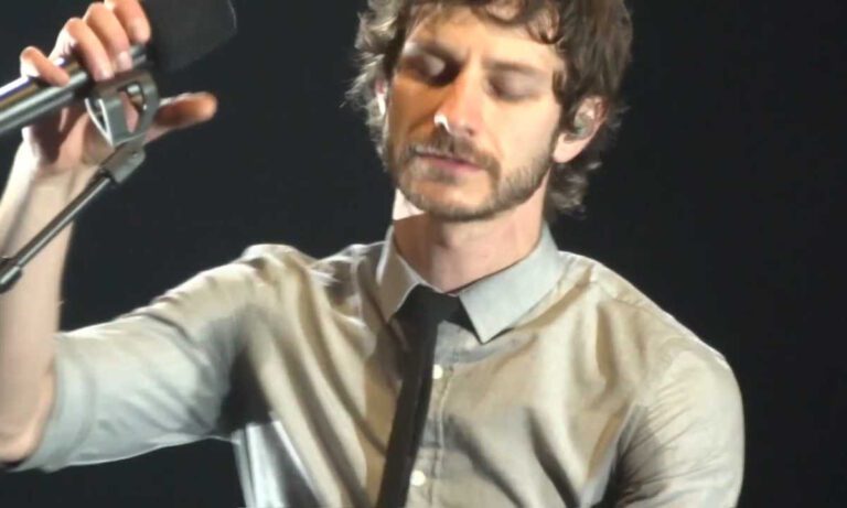 Σα να άνοιξε η γη και να τον κατάπιε μετά το πασίγνωστο τραγούδι