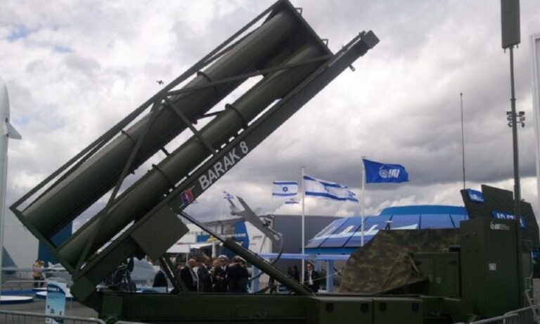 Γιατί η Ελλάδα έχει στραμμένα τα μάτια στην ινδική Πολεμική Αεροπορία και τους Barak-8