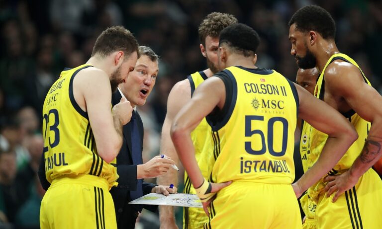 Ένα βήμα από το Final 4 η Φενερμπαχτσέ, έκανε το 2-0 με την Παρί