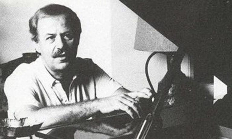 Ο Έλληνας που ταξίδεψε για να γίνει δικηγόρος αλλά κατέληξε να γράφει τραγούδια για τη Μπαρντό και τον Γκενσμπούρ στο Παρίσι