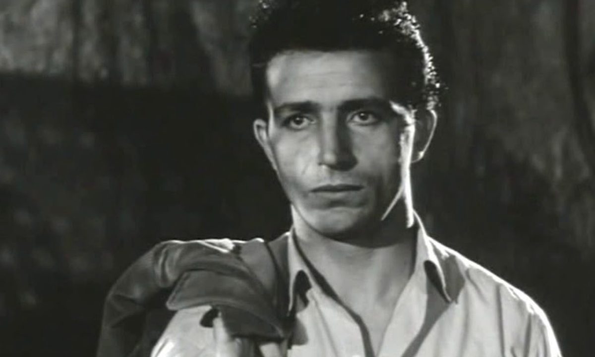 Παραλίγο Τζέιμς Μποντ. Ο Έλληνας ηθοποιός που έφτασε μια ανάσα από το Χόλιγουντ αλλά δεν το ήθελε