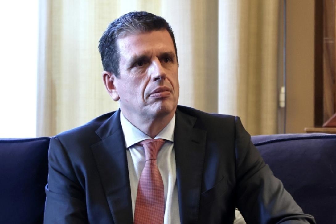 Αδιάκοπα εσωκομματικά «μαχαιρώματα» στη ΝΔ: O δυσαρεστημένος Καιρίδης «χτύπησε» Άδωνι και Μητσοτάκη