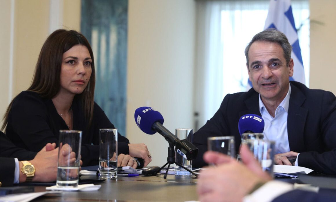 Αυταρχικός Μητσοτάκης: Απειλεί τους εκπαιδευτικούς με απόλυση, αν δεν δεχτούν το ύπουλο σύστημα αξιολόγησης!