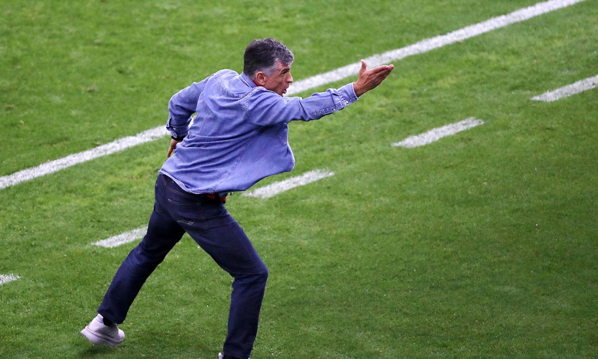 ΑΕΚ – Ολυμπιακός: Τρέλα Μεντιλίμπαρ στην αποστολή