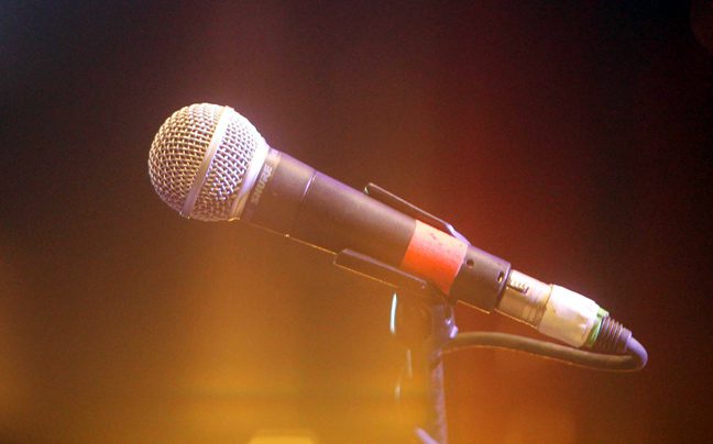 Ένας ωραίος Έλληνας τραγουδιστής έχει σήμερα γενέθλια