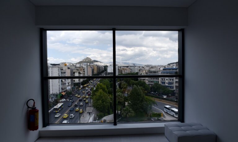 Την πρώτη κουρτίνα την έφτιαξαν στην Αρχαία Αίγυπτο γιατί δεν ήθελαν να τους βλέπουν