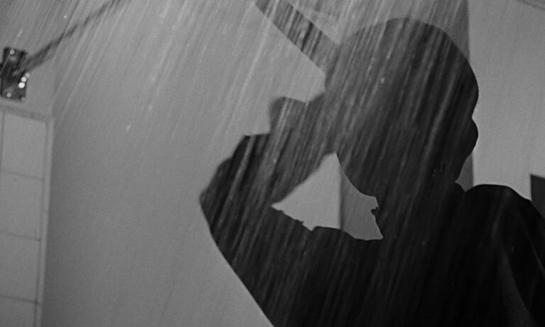 Η ταινία που έκανε μια γενιά να φοβάται να κάνει μπάνιο