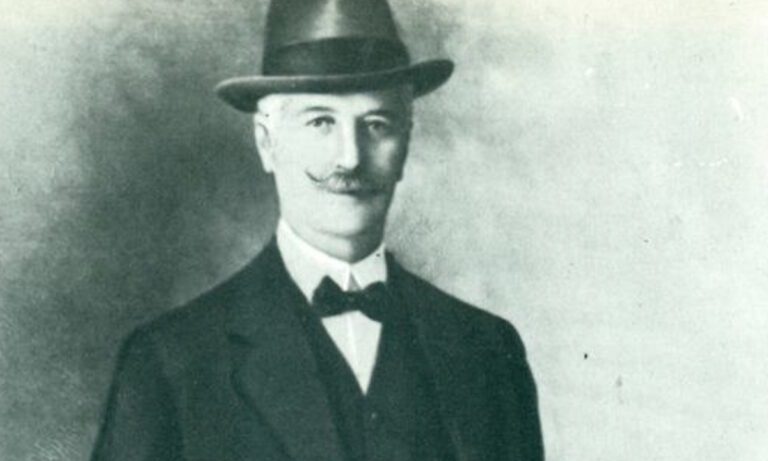 Έφυγε φτωχός από τις Σπέτσες και γύρισε πίσω εκατομμυριούχος για να χτίσει ολόκληρο το νησί από την αρχή