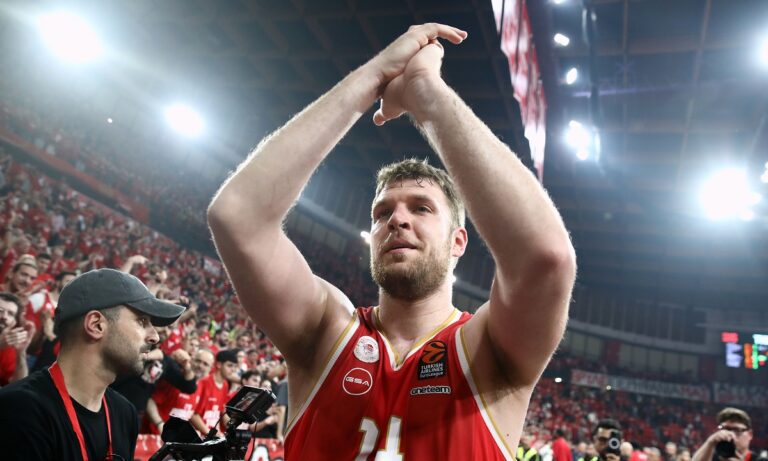 Η απάντηση του Βεζένκοφ για το MVP και τον Ναν