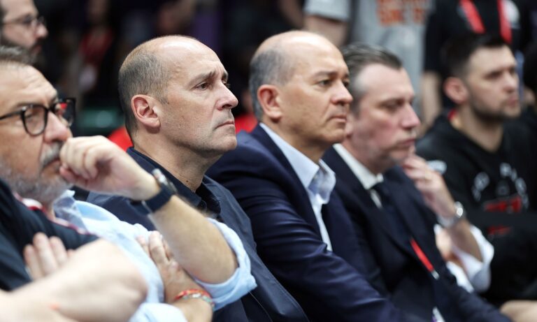 Ο… άτυπος κανόνας των αδελφών Αγγελόπουλων δεν τους βγαίνει πια