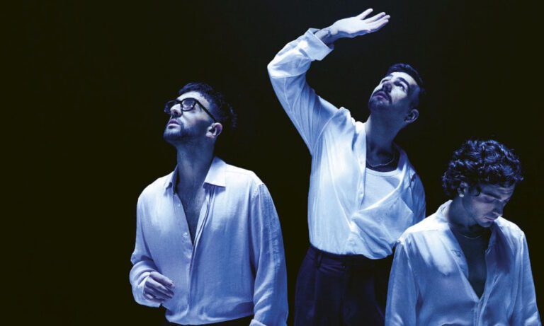 Τρεις έφηβοι που τραγουδούσαν Ναπολιτάνικα. Σήμερα γεμίζουν στάδια σε τρεις ηπείρους