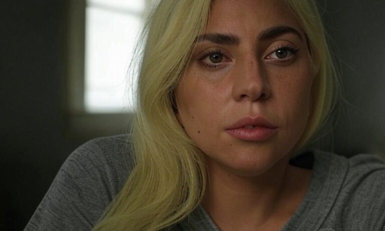 Τη φώναζαν τρελή, την απέρριψαν απ’ όλα τα κανάλια, την πέταξαν έξω από δισκογραφικές.