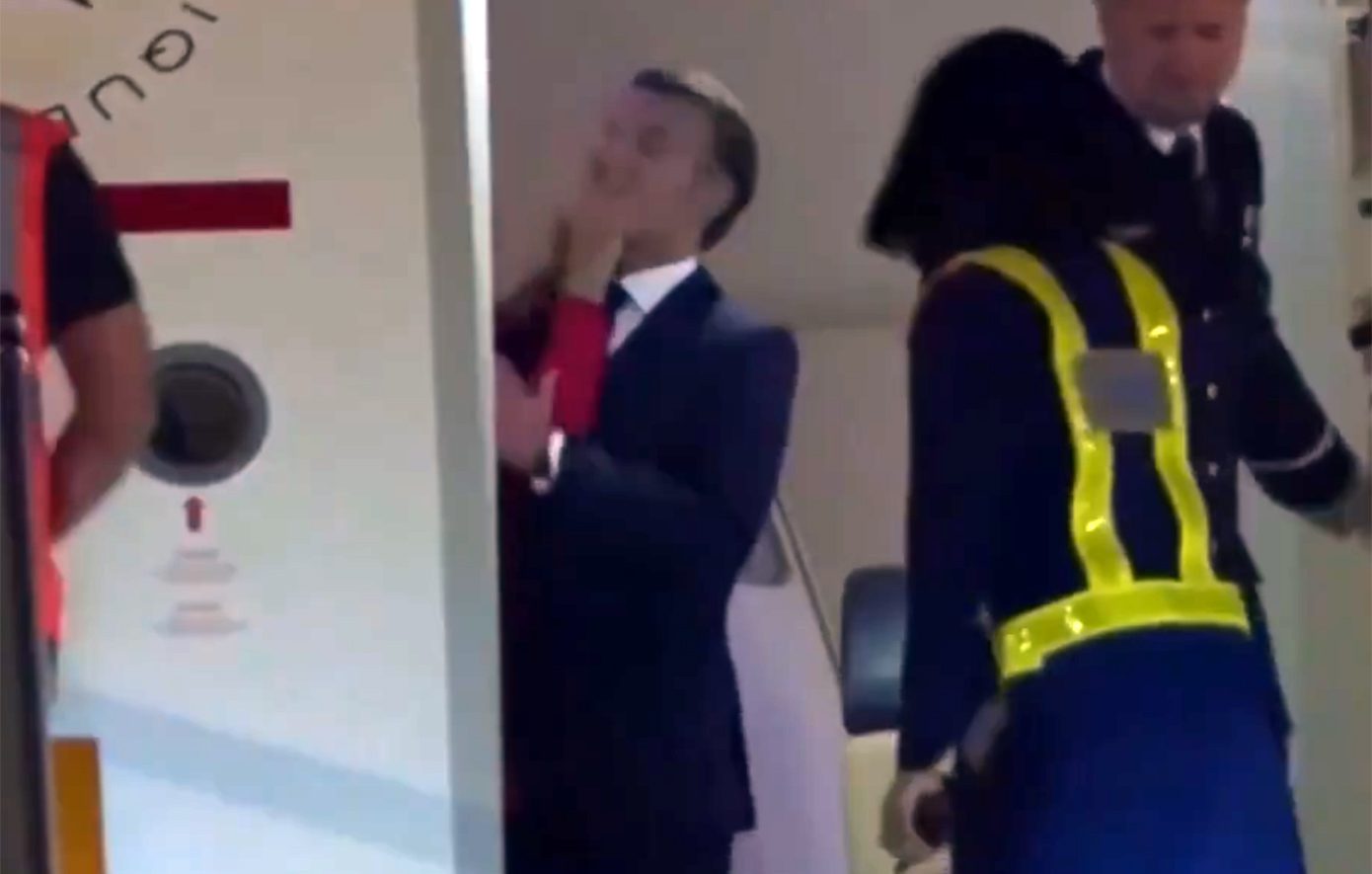 Παγκόσμιος σάλος με τη σφαλιάρα της Μπριζίτ στον Εμανουέλ Μακρόν –  Τρόμος και απελπισία για τους ηγέτες που έχει η Ευρώπη!